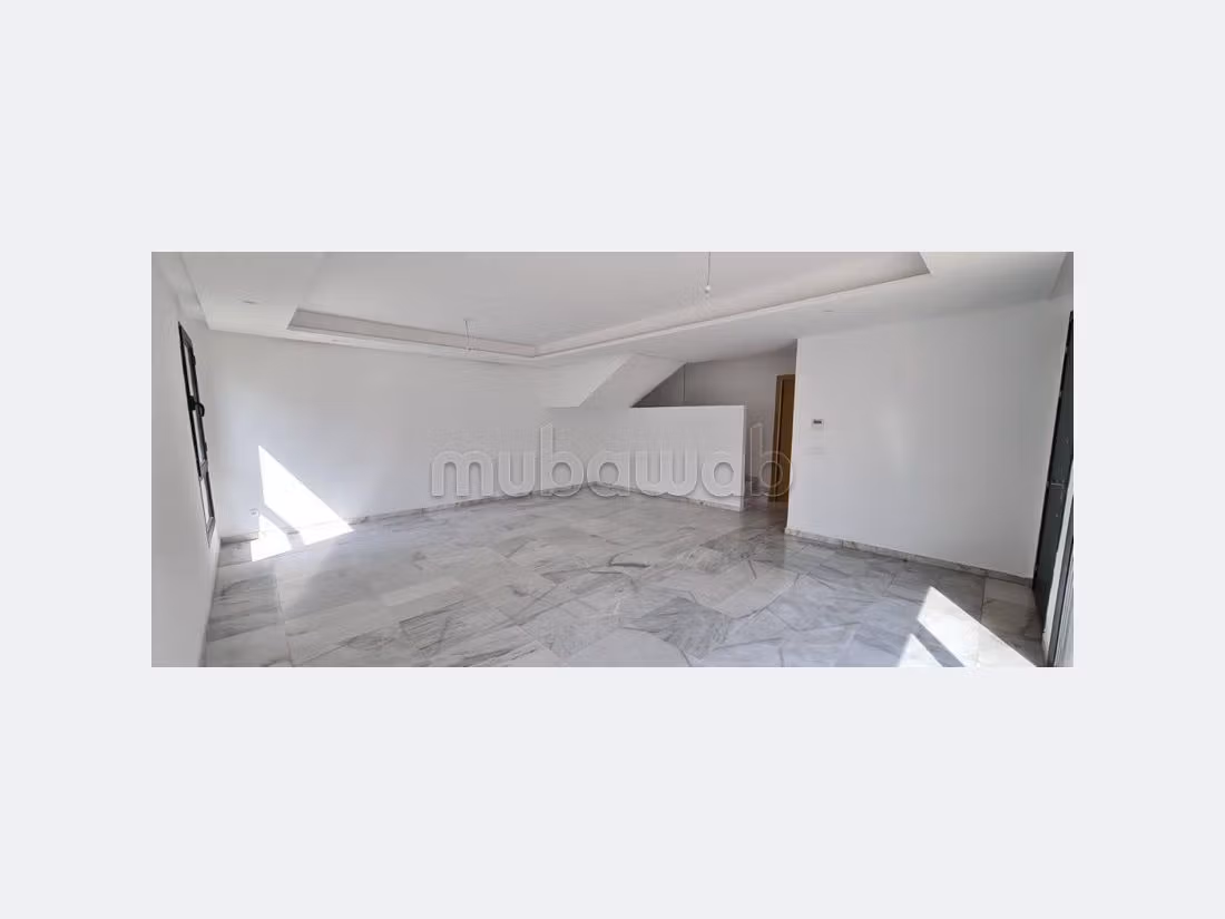 Piso en alquiler. 3 bonitas habitaciones. Espacios verdes y ascensor. 