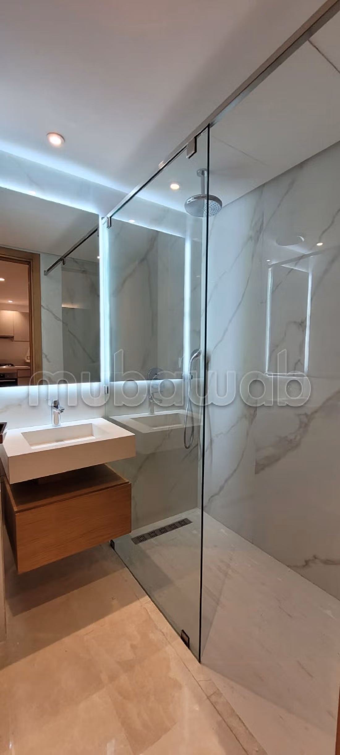 Affitto di un bellissimo appartamento a Les princesses. 1 bella camera da letto. Con ascensore.