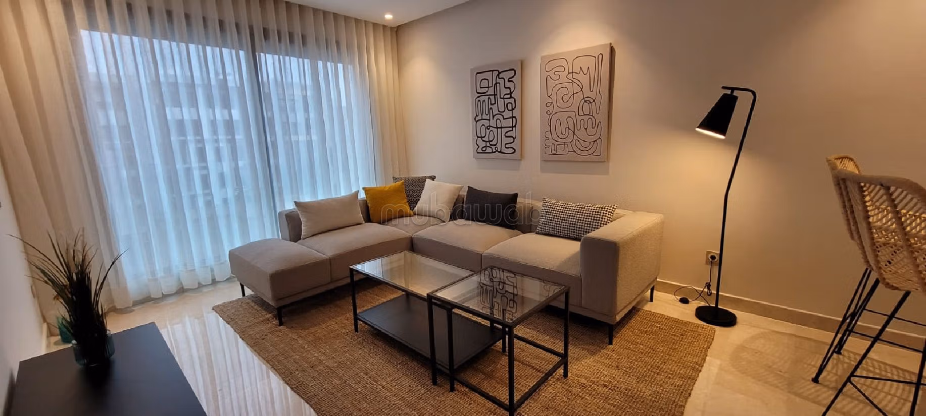 Affitto di un bellissimo appartamento a Les princesses. 1 bella camera da letto. Con ascensore.