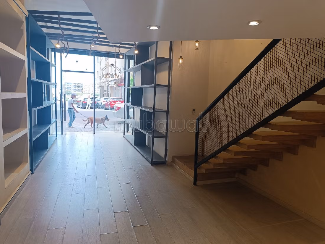 Oficinas y locales comerciales en alquiler en Racine. Superficie de 105 m²