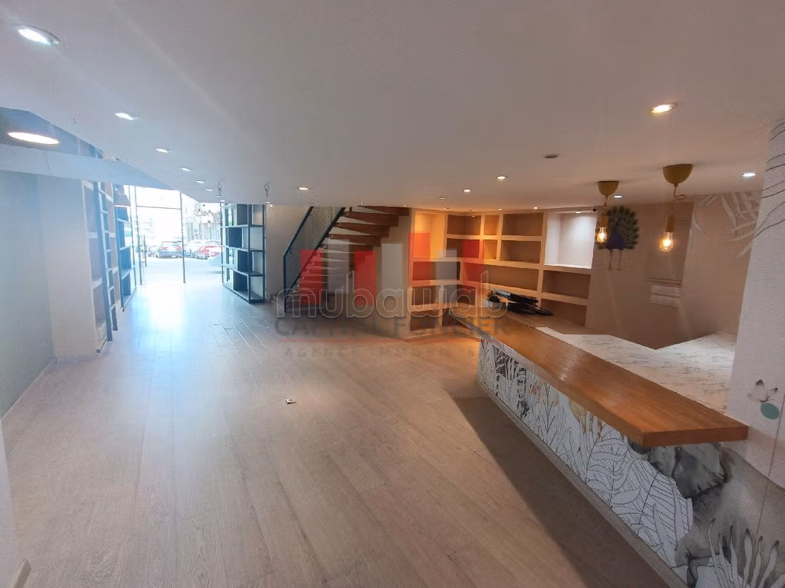 Oficinas y locales comerciales en alquiler en Racine. Superficie de 105 m²