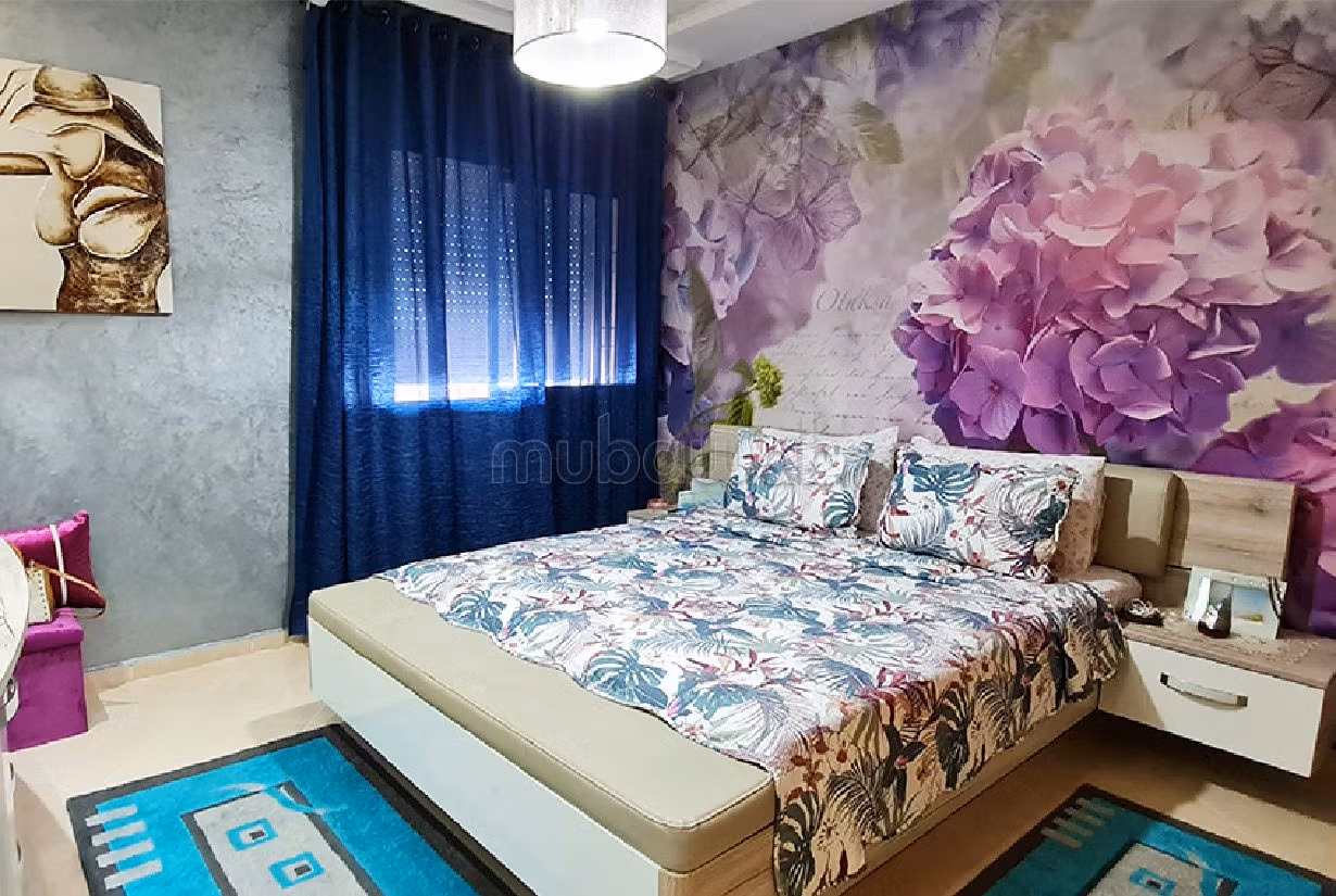 Beautiful apartment for sale in Centre. 3 rooms. Traditional living room, general satellite dish. 