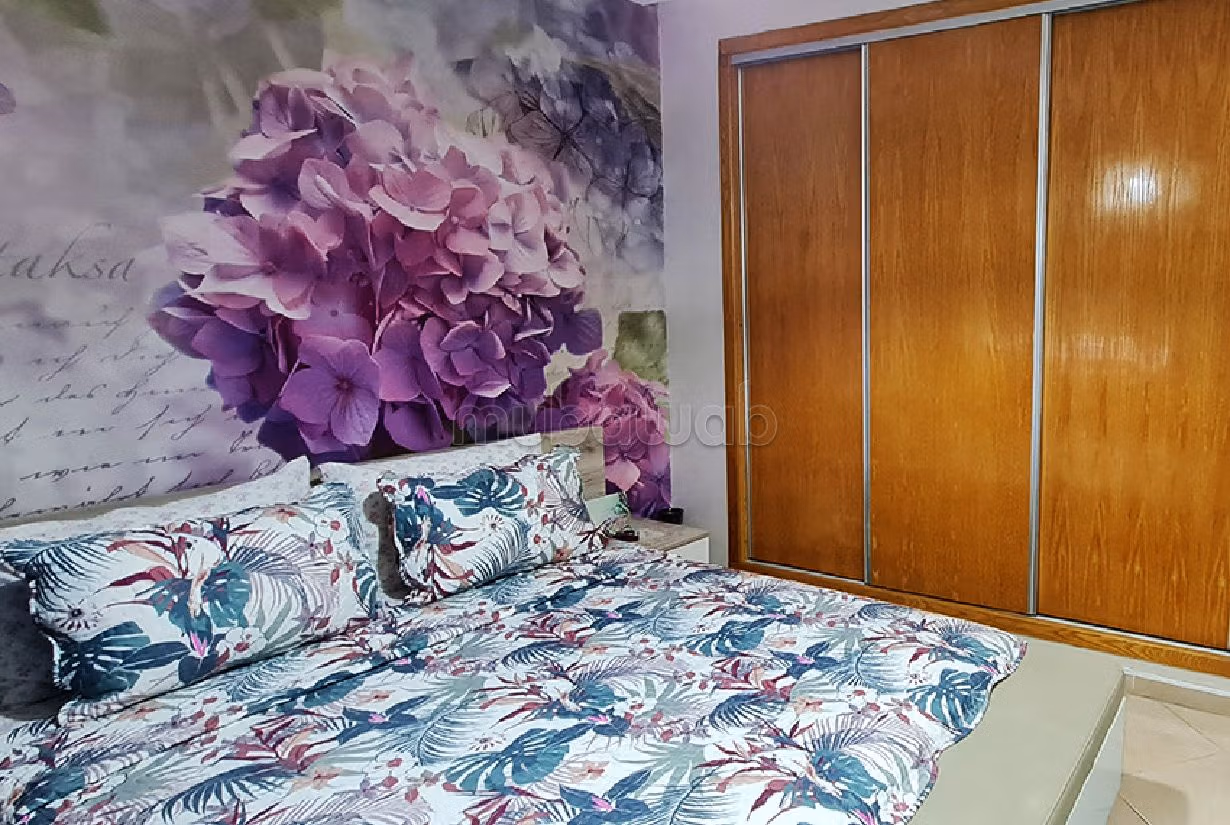 Beautiful apartment for sale in Centre. 3 rooms. Traditional living room, general satellite dish. 