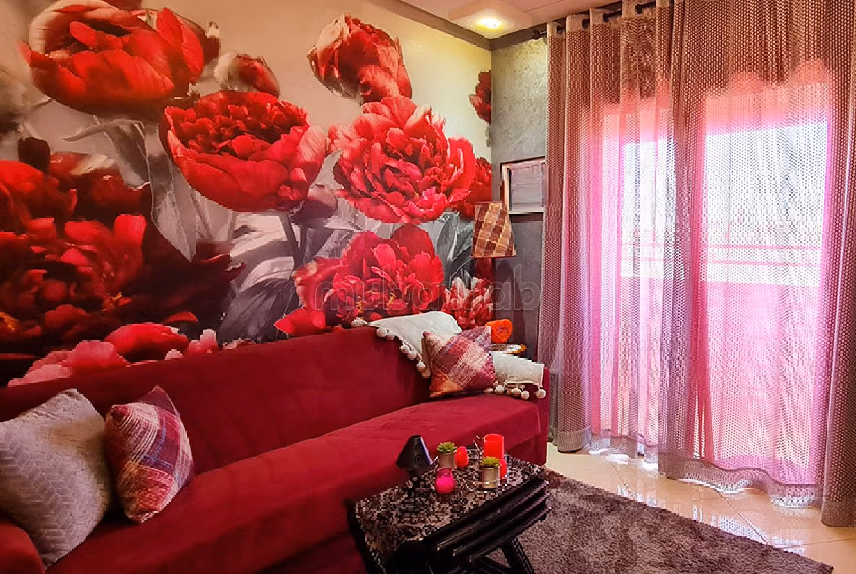 Beautiful apartment for sale in Centre. 3 rooms. Traditional living room, general satellite dish. 