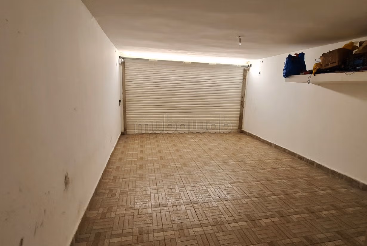 Fabulous house for sale in El Hadadda. Surface area 270 m². Traditional living room, Secured residence. 