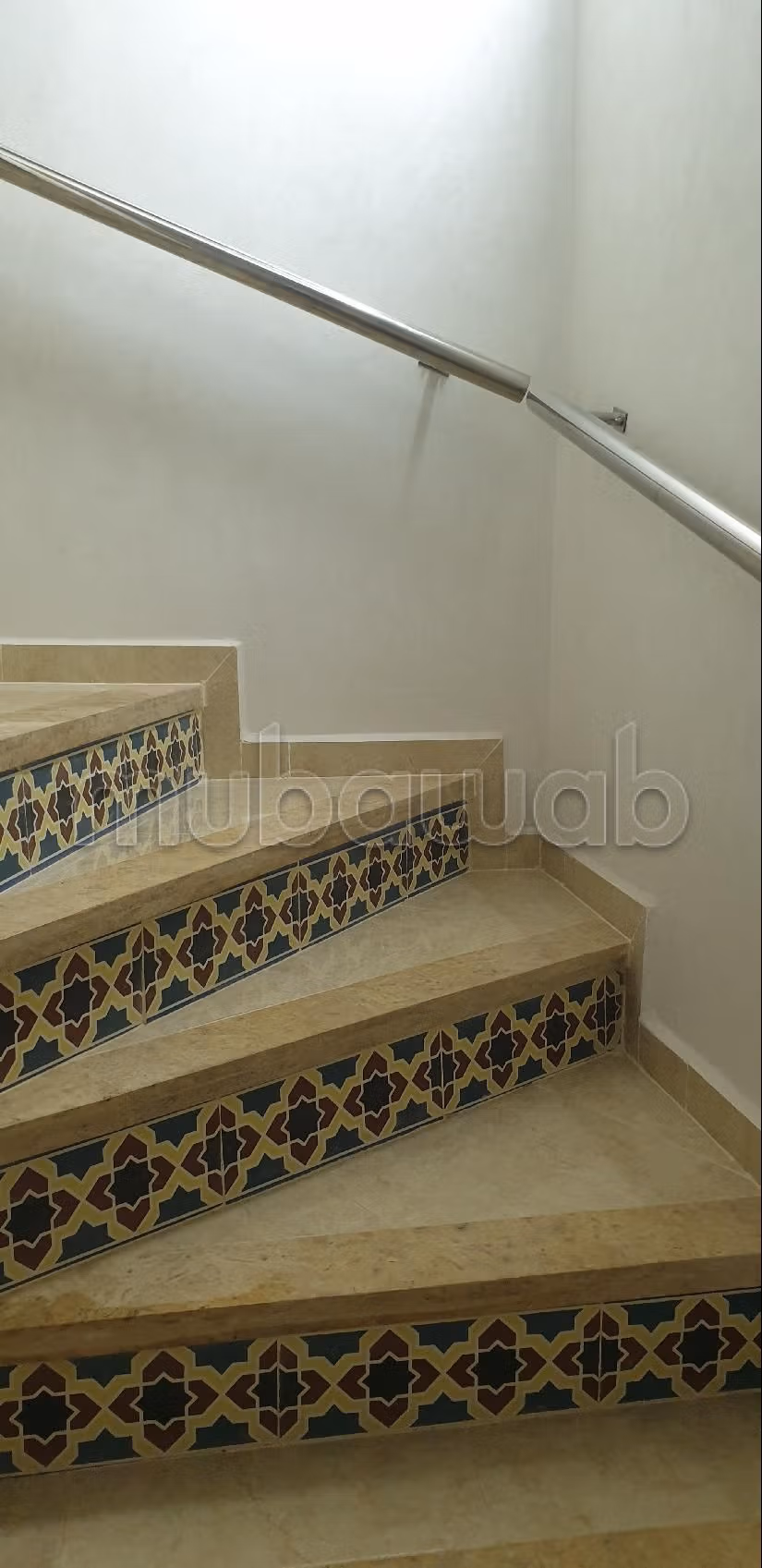 Appartement à l'achat à Al Karaouiyine. Superficie 238 m². Meublé. 