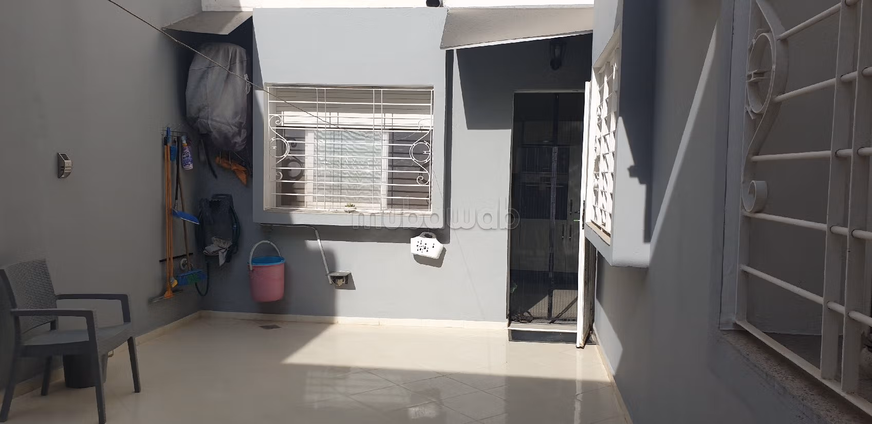 Appartement à l'achat à Al Karaouiyine. Superficie 238 m². Meublé. 