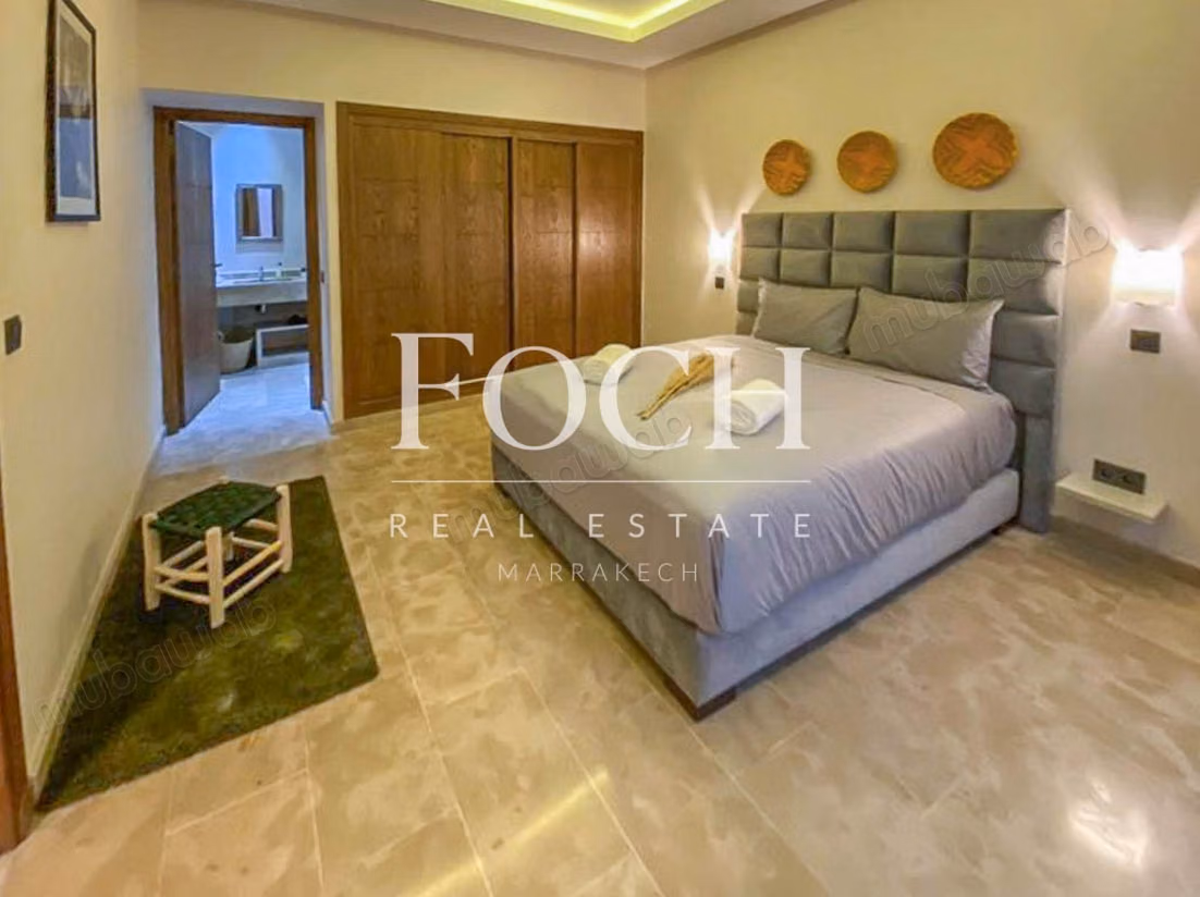 Moderne sur Golf, piscine chauffée, jacuzzi, hammam, cinéma