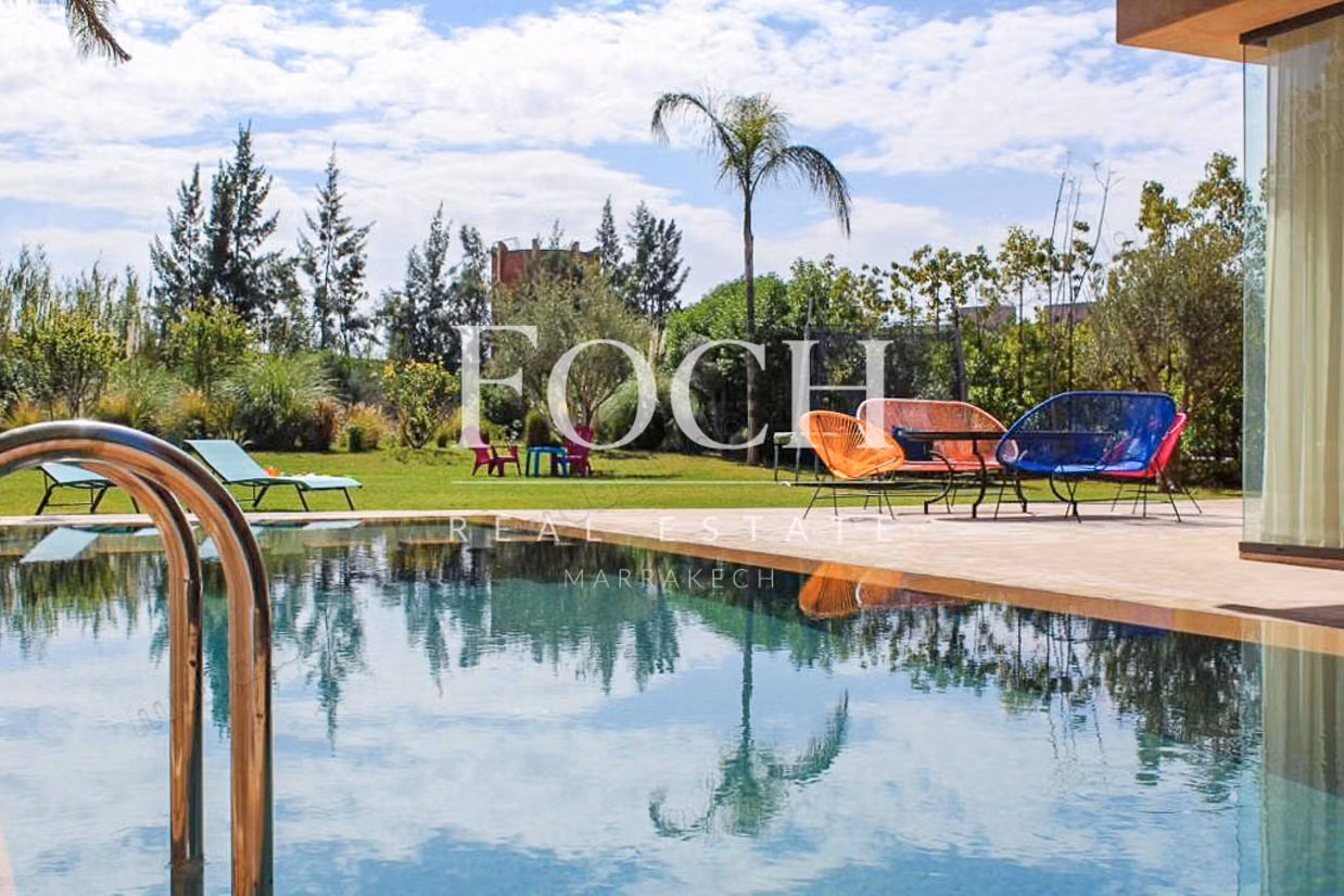 Moderne sur Golf, piscine chauffée, jacuzzi, hammam, cinéma