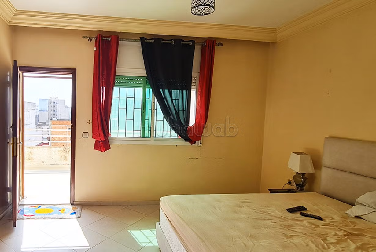 Beautiful apartment for sale in Centre. 5 large living areas. Satellite dish, secured residence. 