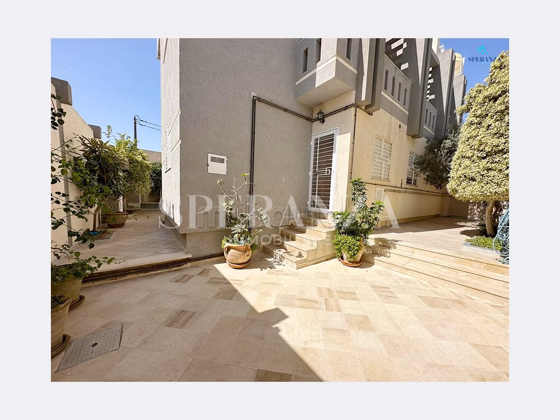 High quality villa for rent in Hammamet Nord. Area 200 m². Cellar