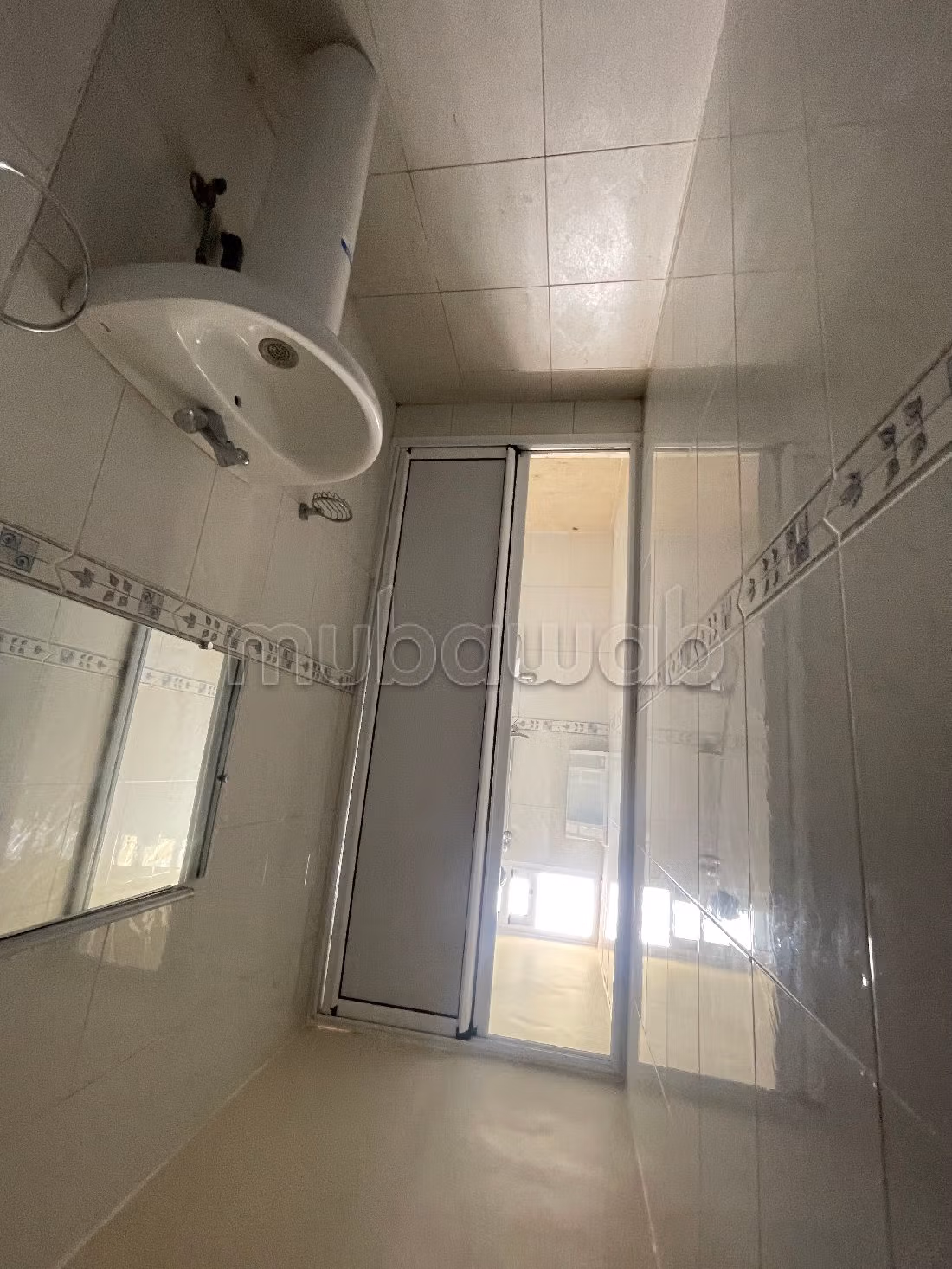 Bellissima casa in vendita a Charaf. Superficie di 140 m². Giardino e terrazzo. 