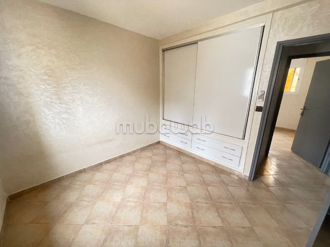 Bellissima casa in vendita a Charaf. Superficie di 140 m². Giardino e terrazzo. 