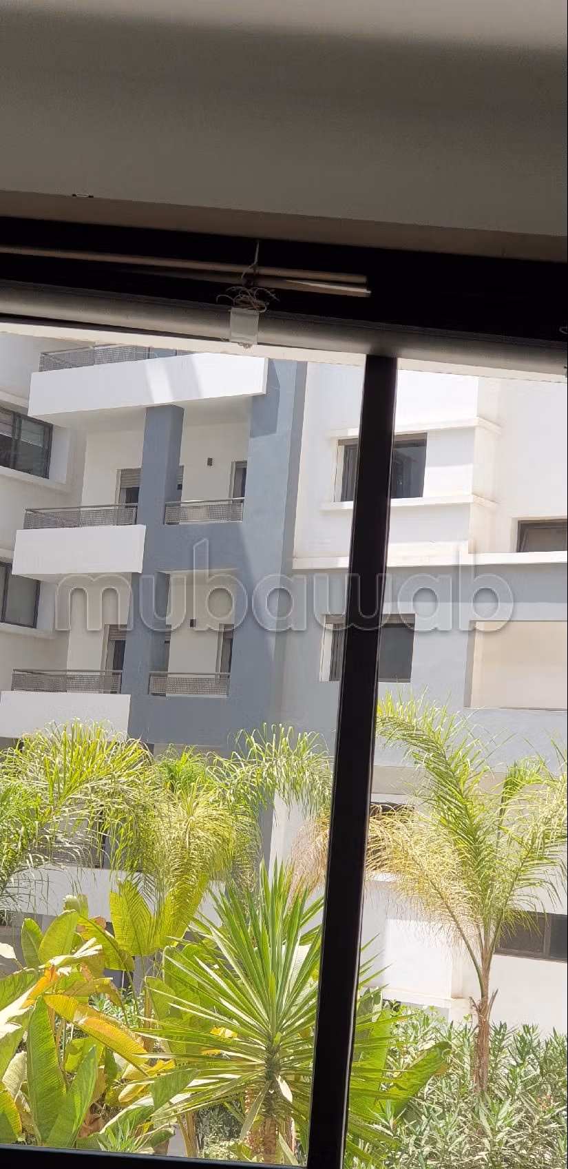 Kantoorruimte te huur in Zone Industrielle Agadir. Totale oppervlakte 75 m². Dubbel glas en extra beveiligde deur