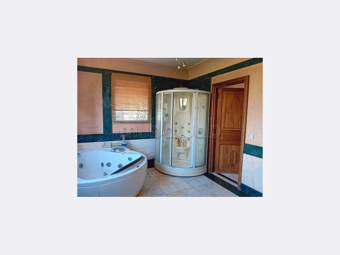 High quality villa rental in Californie. 6 large rooms. Large swimming pool, General air conditioning