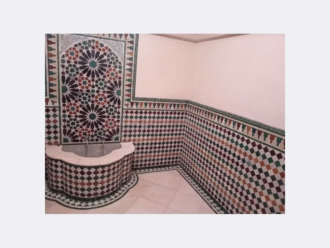 High quality villa rental in Californie. 6 large rooms. Large swimming pool, General air conditioning