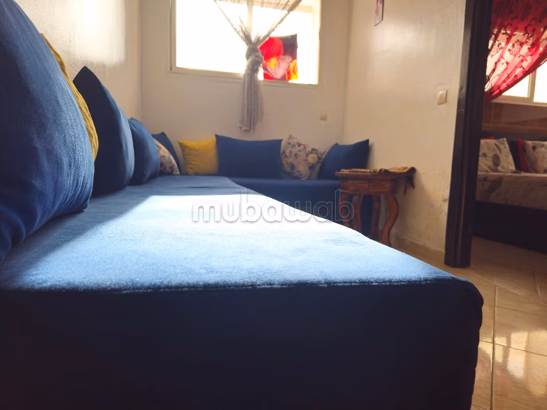 Appartements à louer à Borj. 1 Pièce. Système de parabole et résidence sécurisée. 