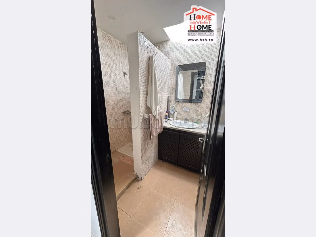 شراء منزل مميز ب ڨمرت القرية. المساحة 200 م². حديقة وشرفة