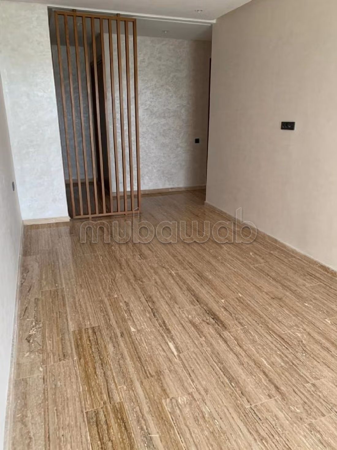 Vendita di un bell'appartamento a Nassim 2. Superficie totale 214 m². Camino e aria condizionata. 