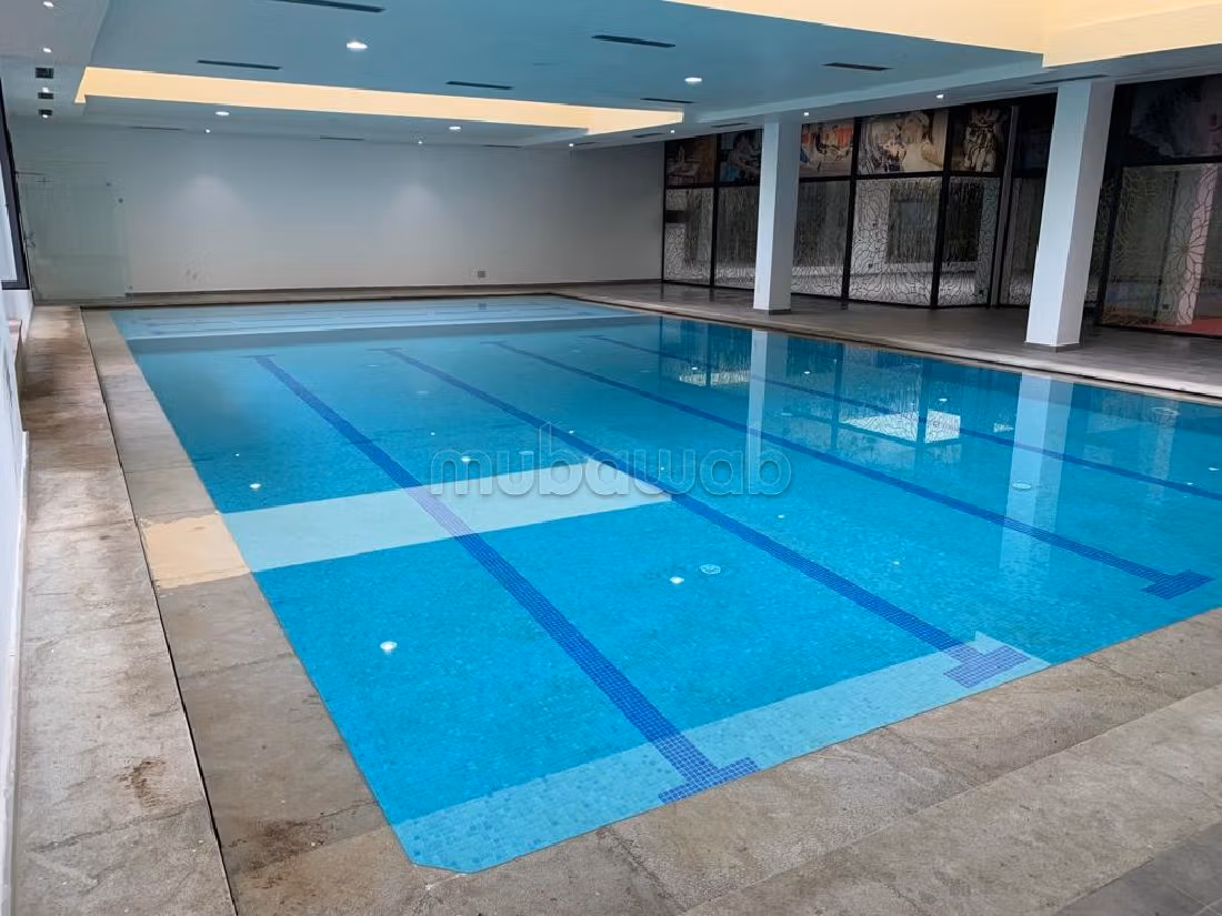 Vendita di un bell'appartamento a Nassim 2. Superficie totale 214 m². Camino e aria condizionata. 