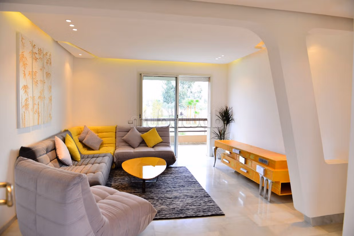 Sell apartment in Agdal. 3 large living areas. Residence with swimming pool