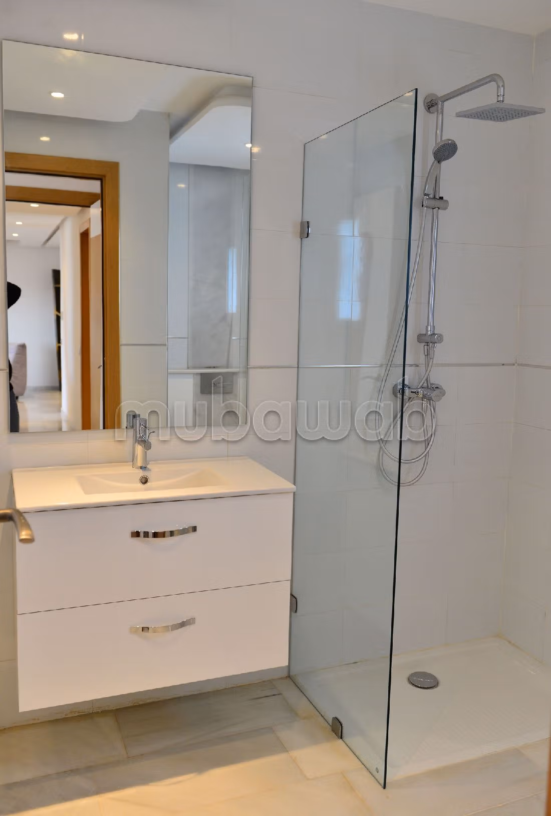 Sell apartment in Agdal. 3 large living areas. Residence with swimming pool