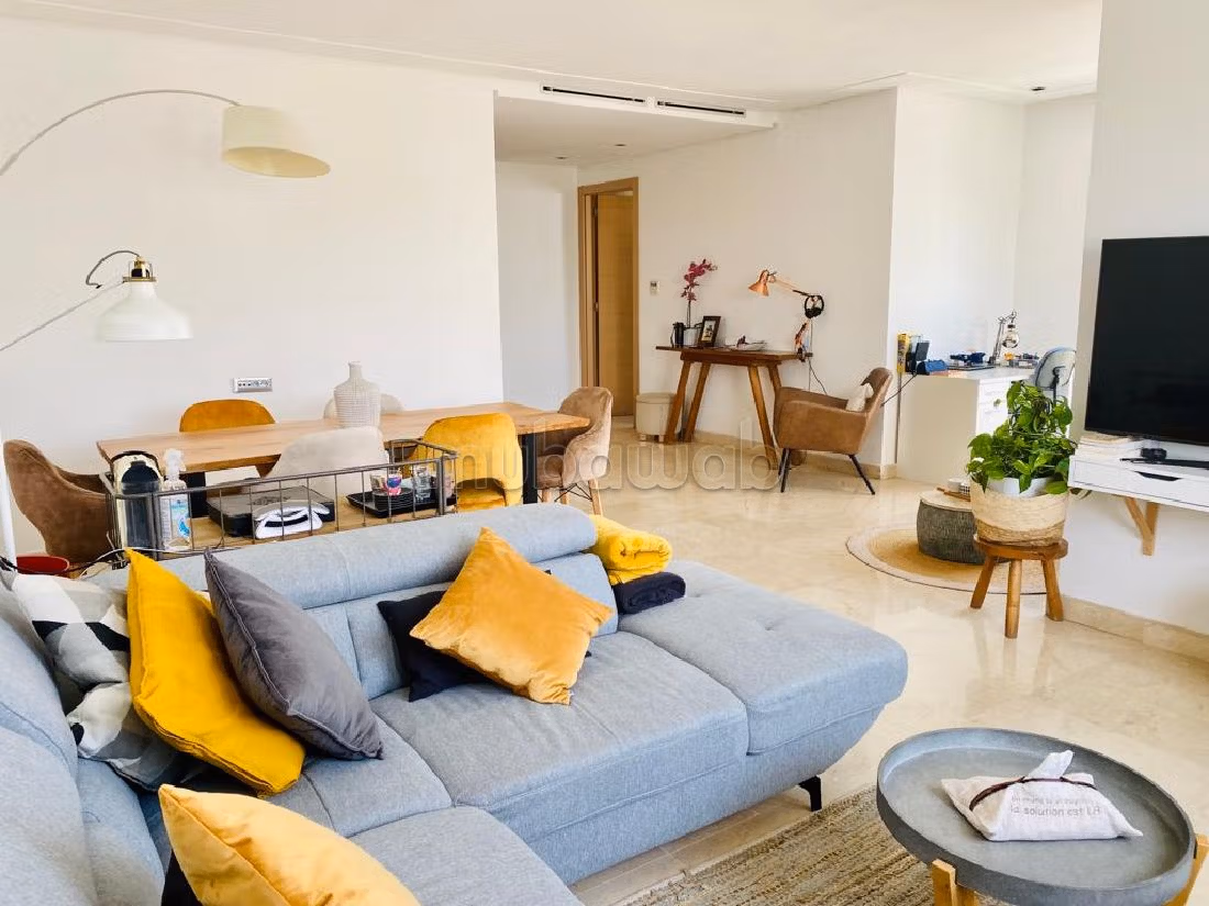 Sublime appartement vide à bouskoura