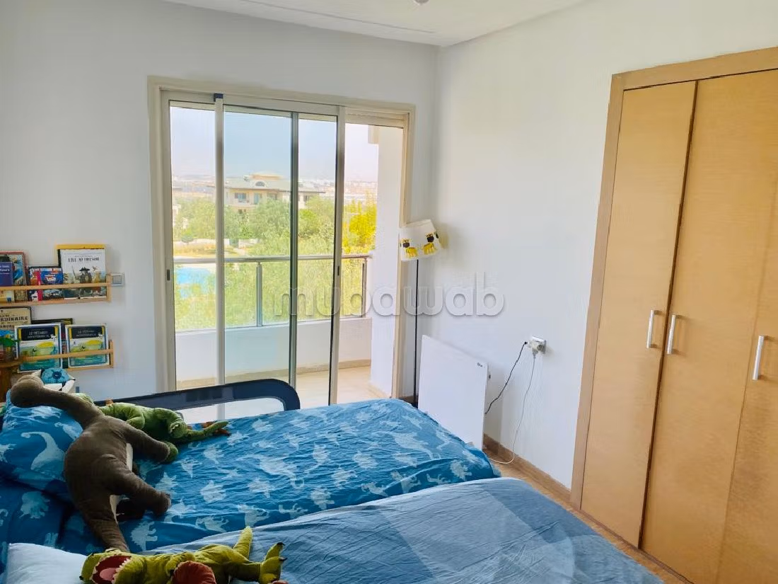 Sublime appartement vide à bouskoura