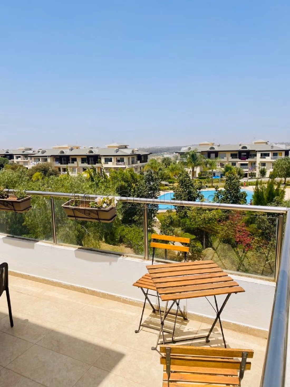 Sublime appartement vide à bouskoura