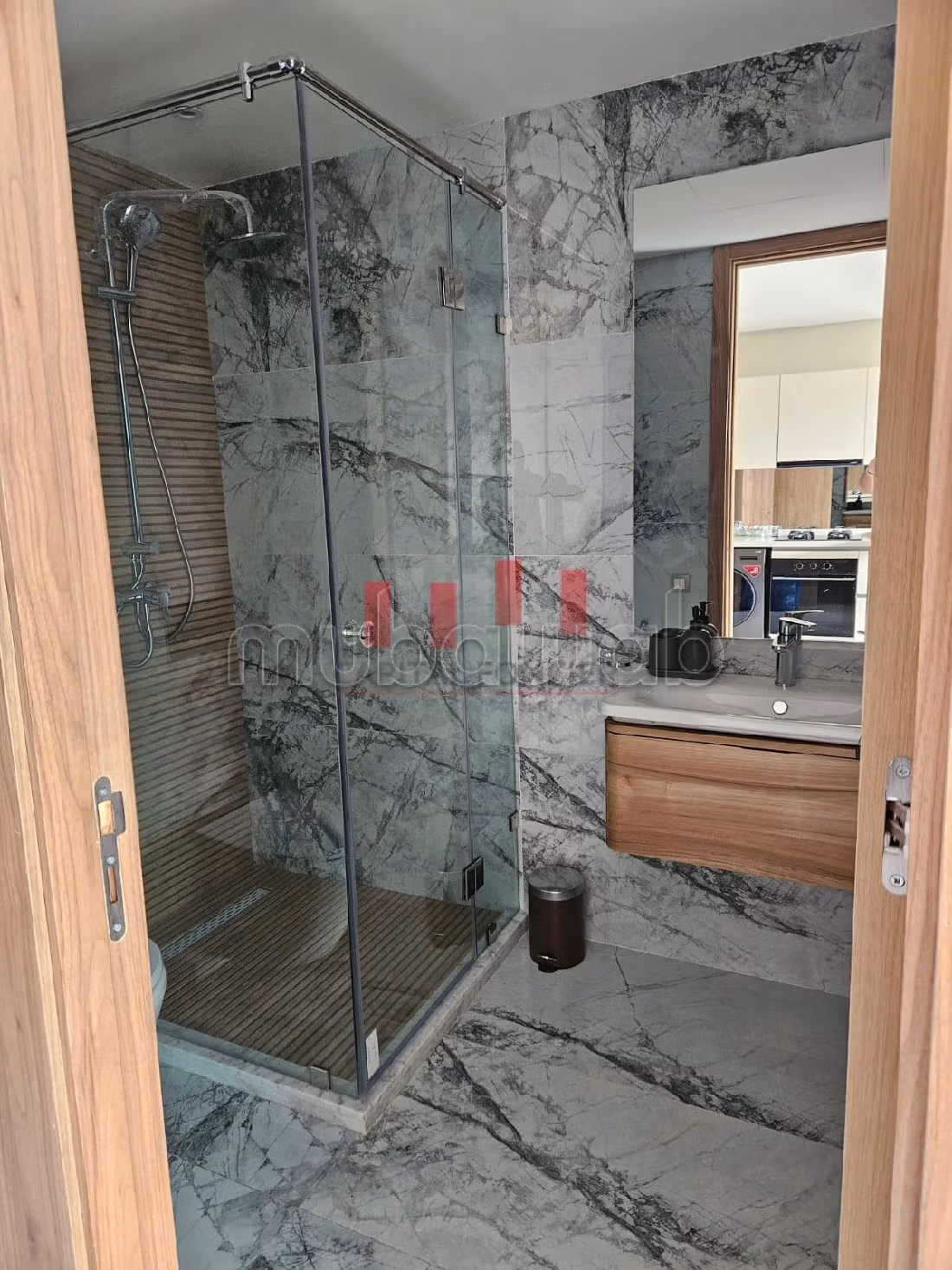 Appartementen huren in Bourgogne Est. Totale oppervlakte 45 m². Volledig gemeubileerd