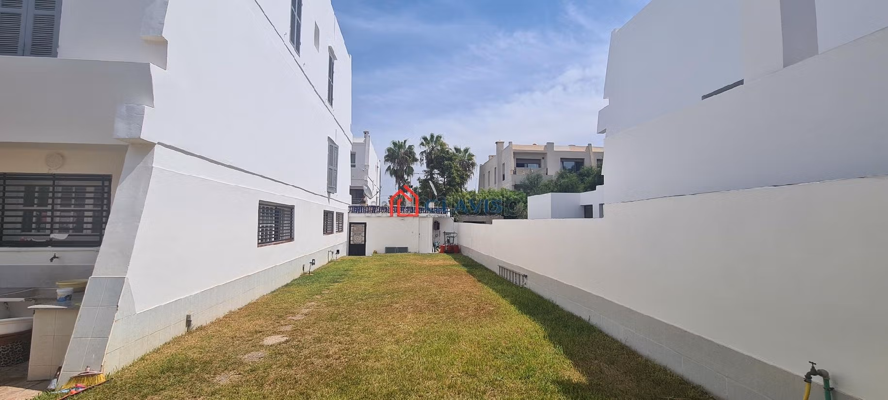 منزل ممتاز للبيع بأنفا. 6 قطع رائعة. شرفة جميلة وحديقة