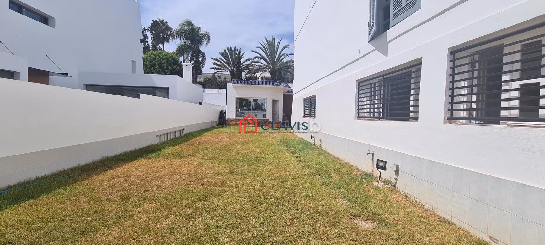 منزل ممتاز للبيع بأنفا. 6 قطع رائعة. شرفة جميلة وحديقة