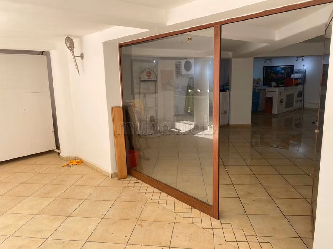 C. V007 Local commercial à vendre à M'diq