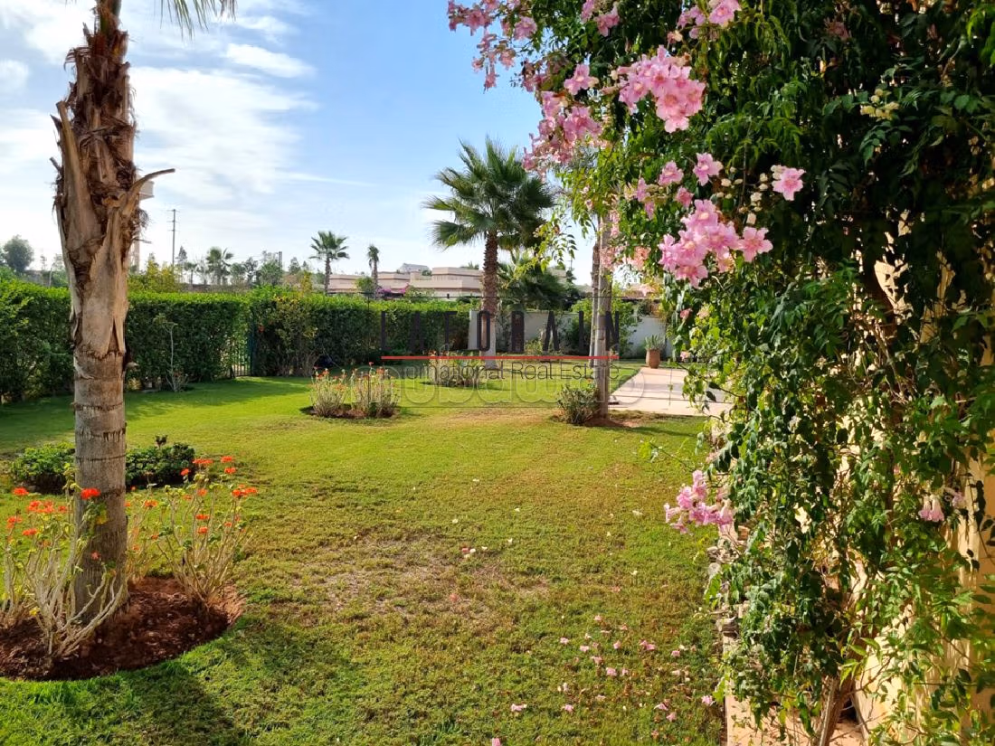 Vente villa 2 chambres avec piscines dans l'oran