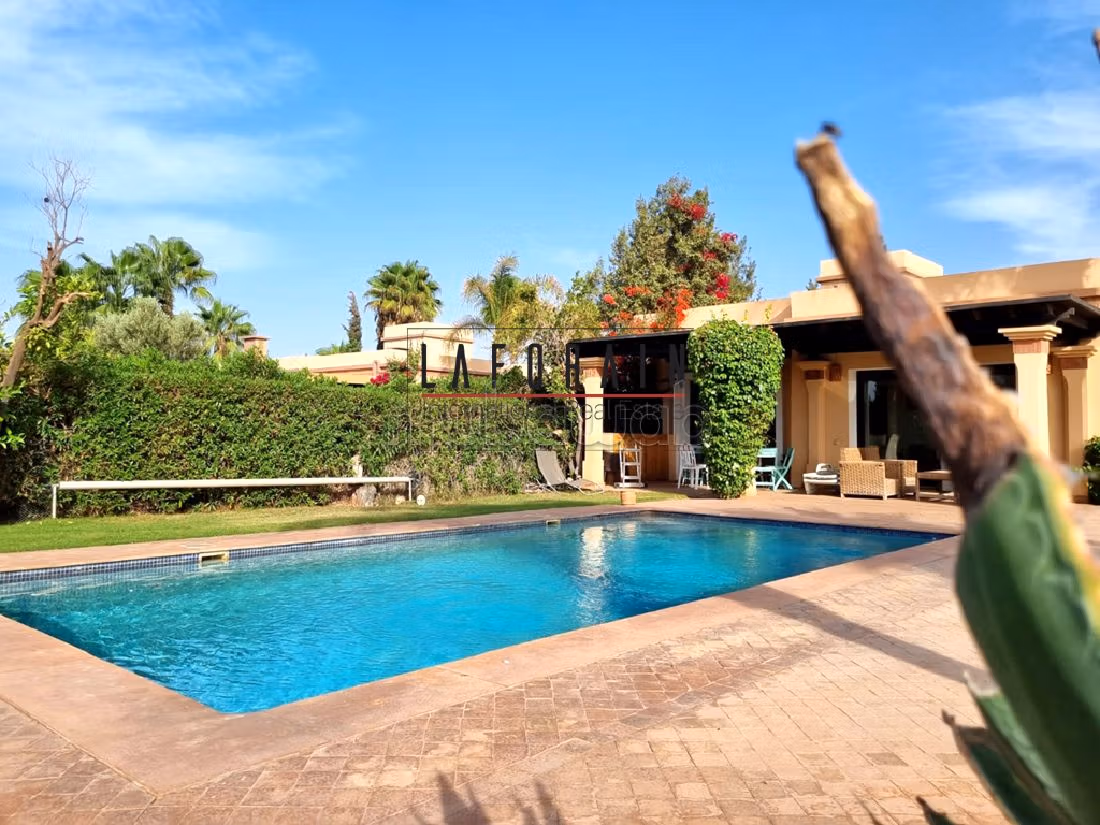 Vente villa 2 chambres avec piscines dans l'oran