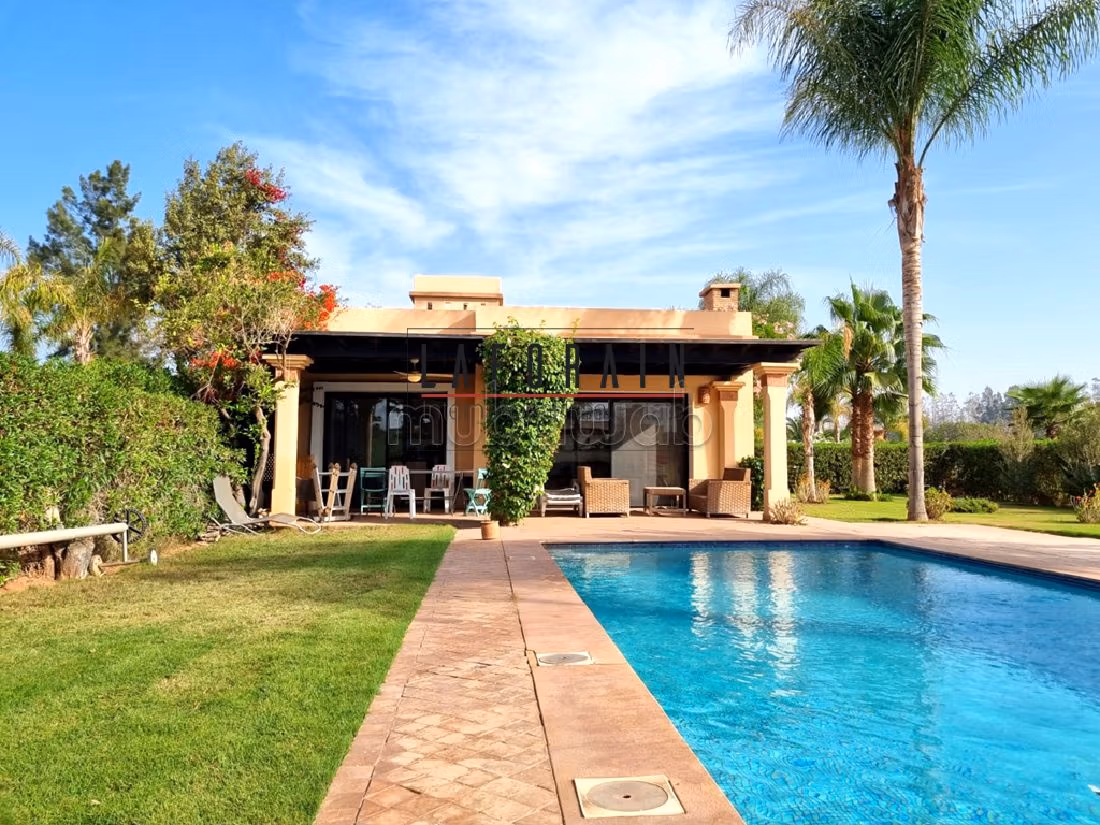 Vente villa 2 chambres avec piscines dans l'oran