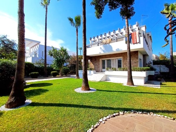 Villa en venta en pleno barrio polo