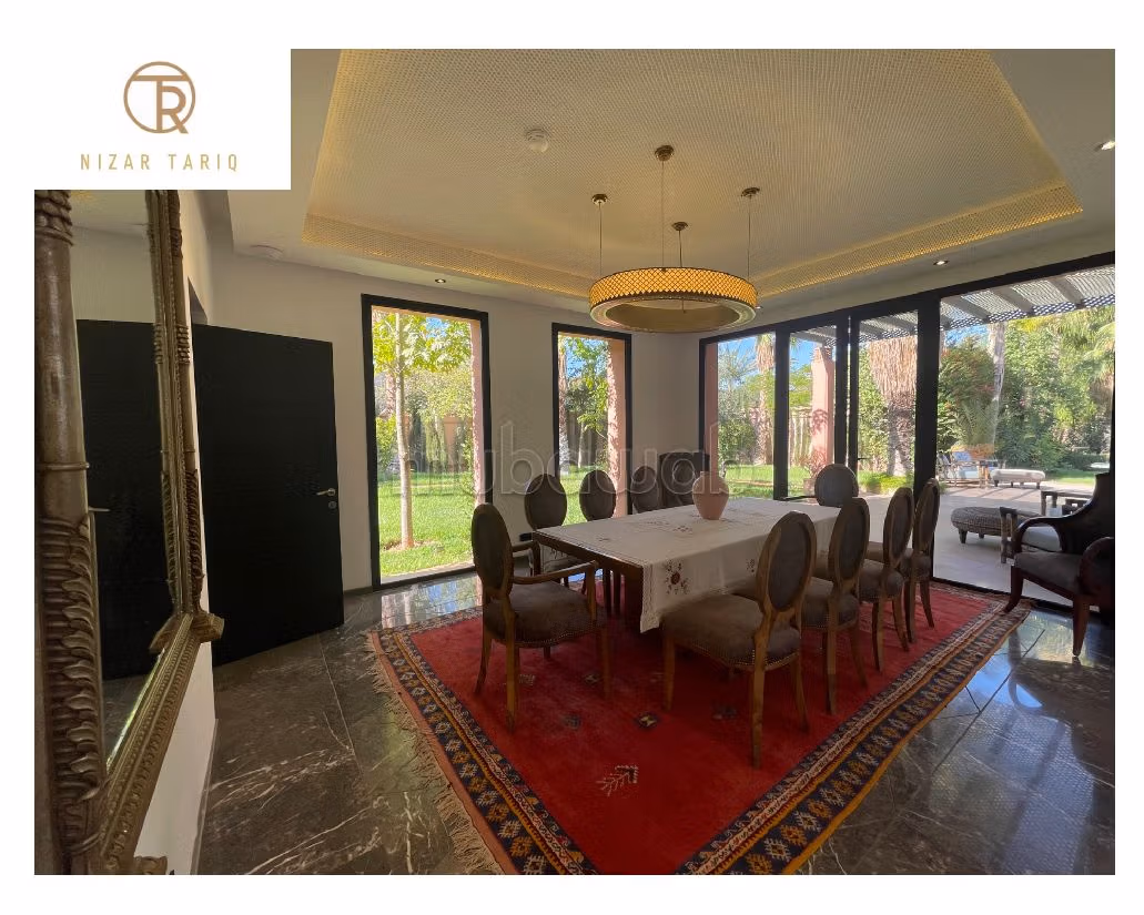 فيلا جميلة للبيع بحي الشتوي. المساحة الإجمالية 2045 م². مفروشة. 