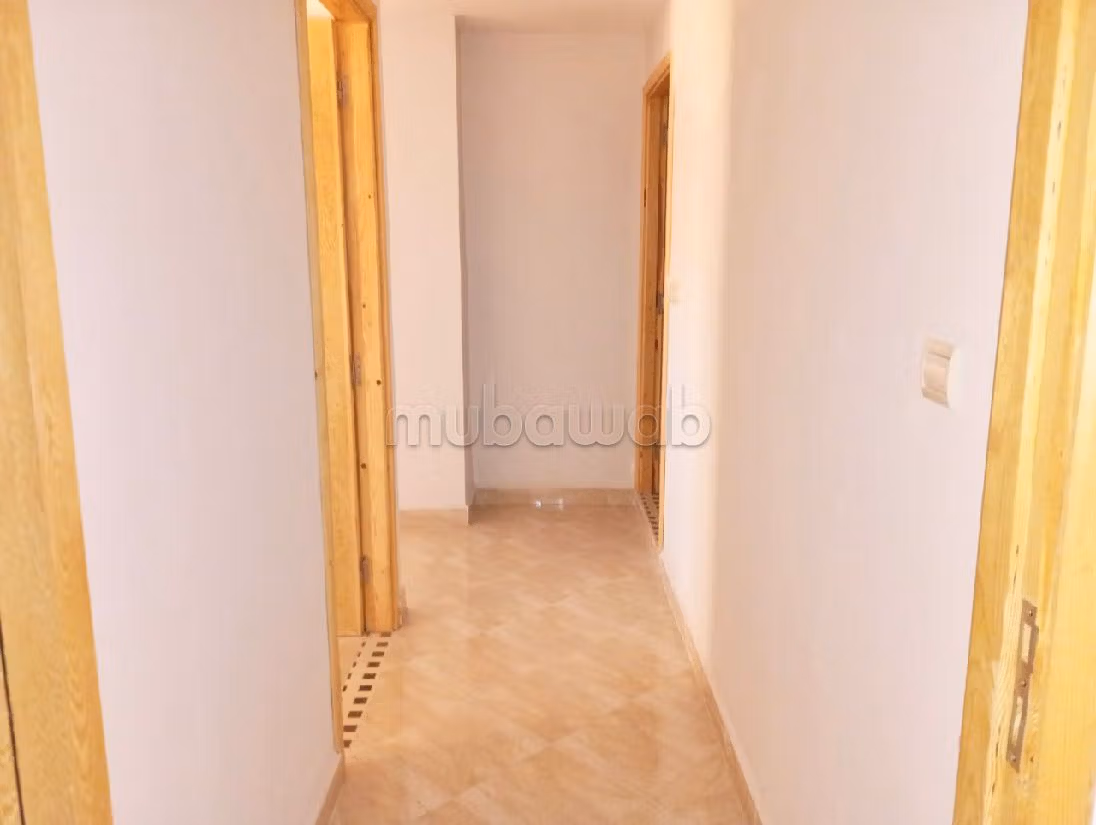 شقة رائعة للبيع ب وسط المدينة. المساحة الإجمالية 119 م². باب آمن