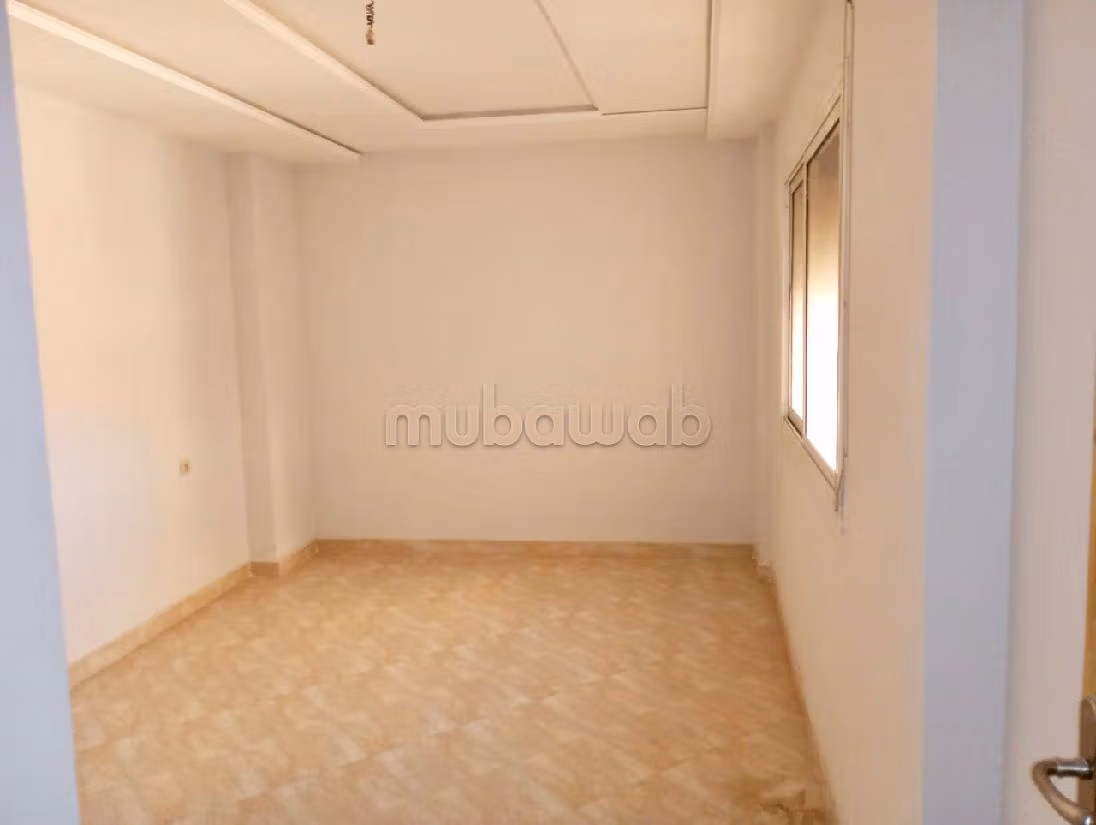 شقة رائعة للبيع ب وسط المدينة. المساحة الإجمالية 119 م². باب آمن