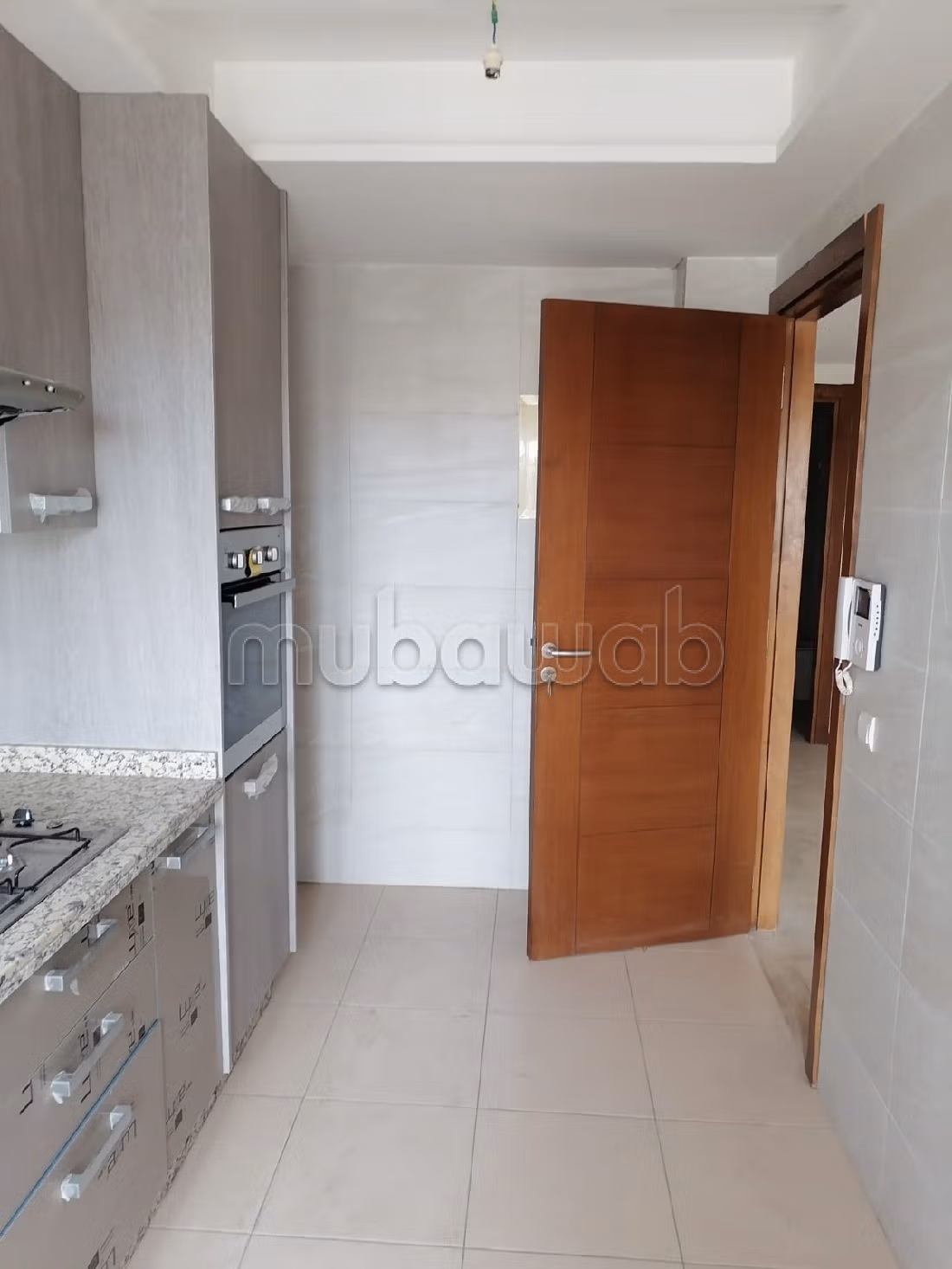 Sell apartment in Californie. 3 large rooms. Beautiful terrace and garden