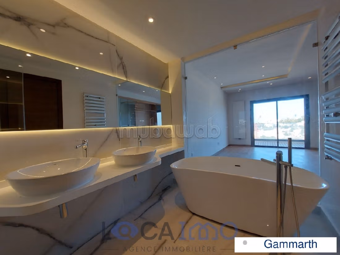 Affitta il tuo appartamento a Gammarth. Superficie 254 m². Posto auto e terrazzo. 