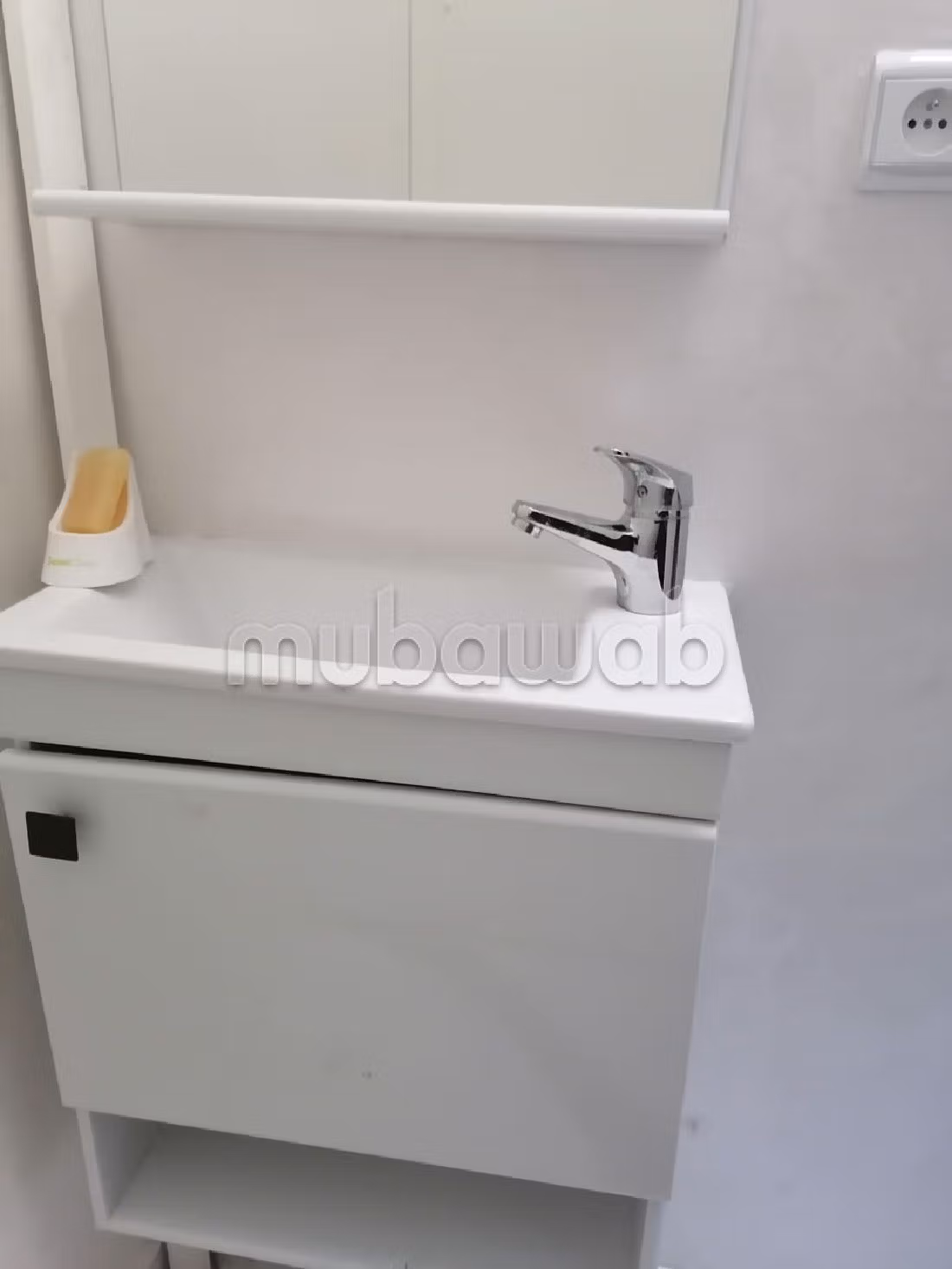 Très bel appartement à vendre à Médina. 1 belle chambre. Air conditionné.