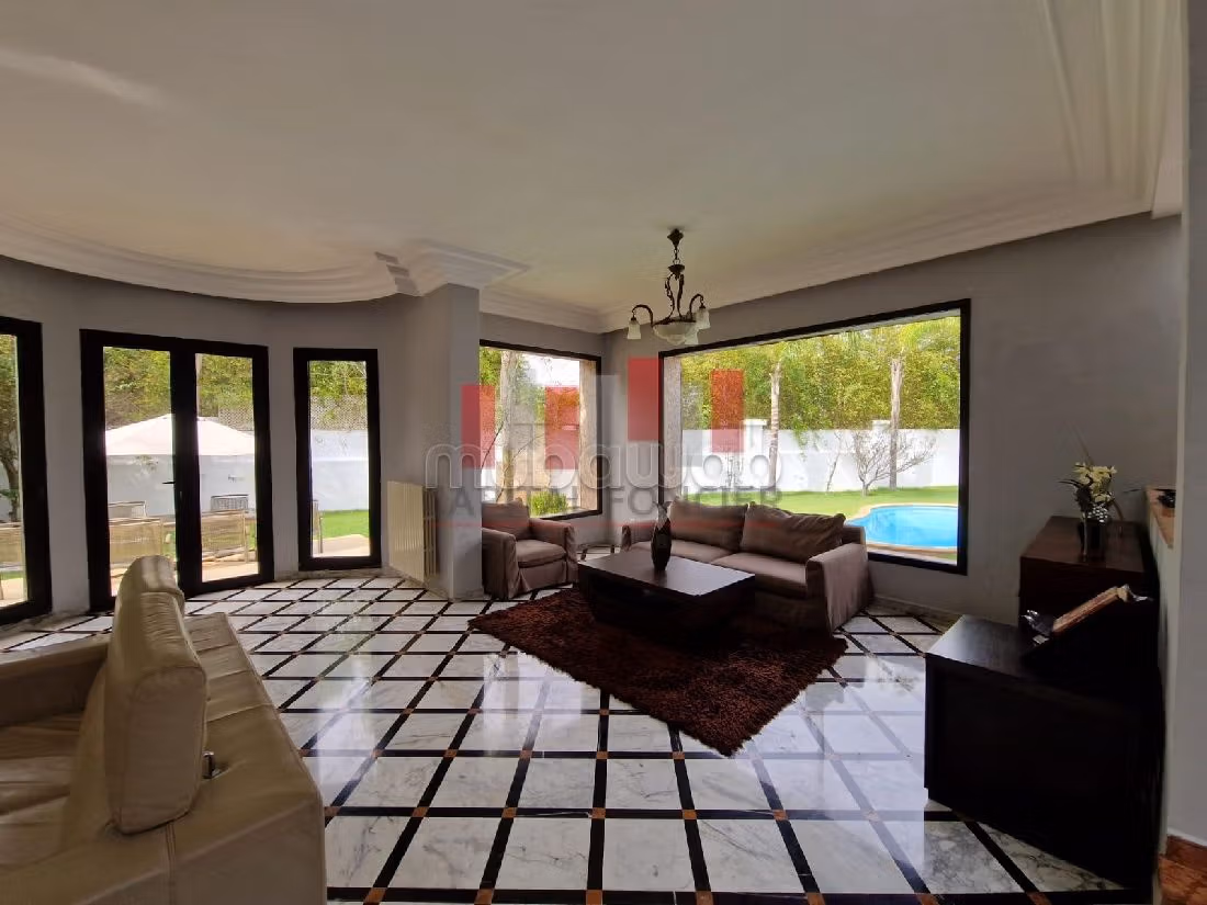 كراء فيلا ممتازة بأنفا. 4 غرف. مفروشة