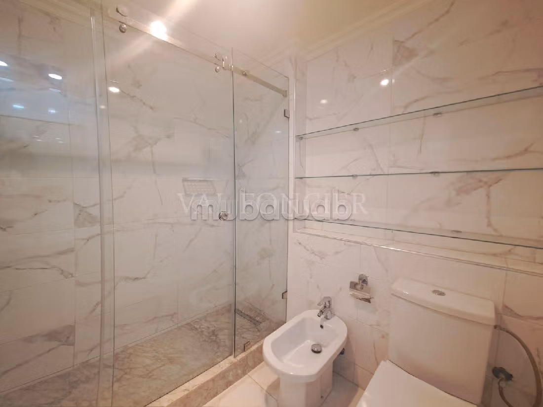 Find an apartment for rent. 3 rooms. Carpark, Balcony. 