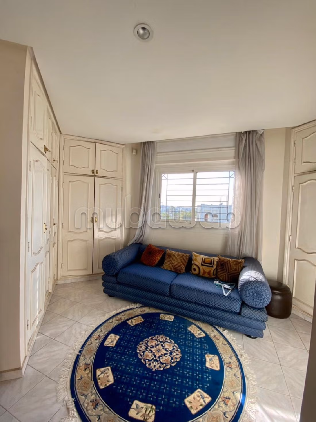 فيلا فخمة للبيع بالرياض. 5 غرف جميلة. مساحة خضراء