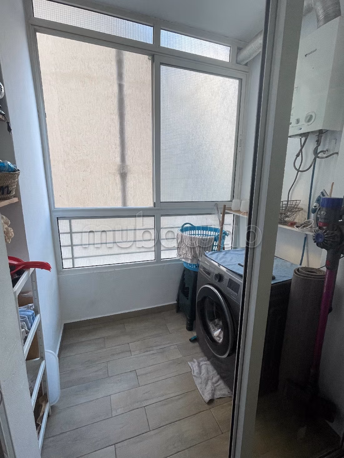 Apartment for rent in Mimosas. 4 large living areas. Well furnished. 