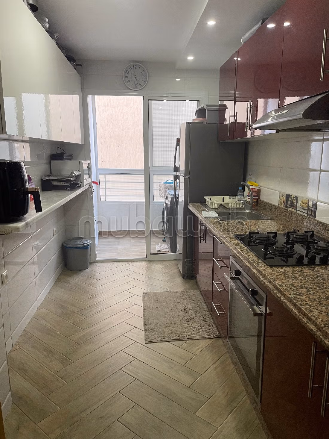 Apartment for rent in Mimosas. 4 large living areas. Well furnished. 