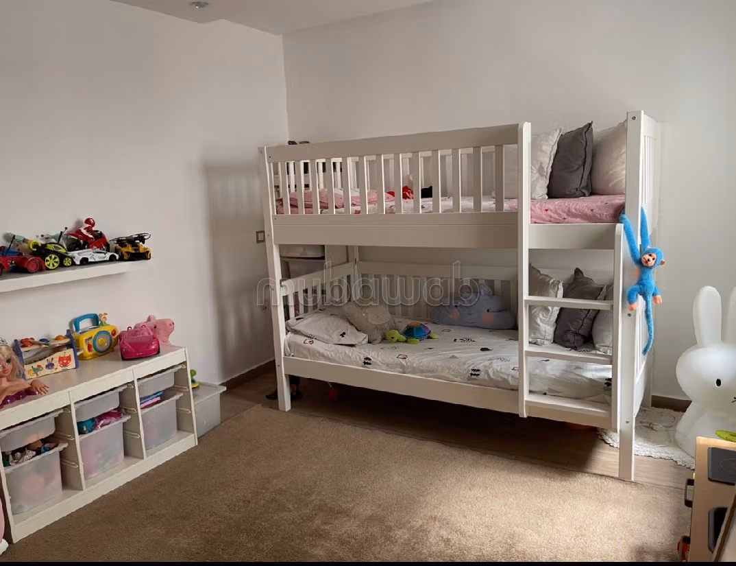 Apartment for rent in Mimosas. 4 large living areas. Well furnished. 