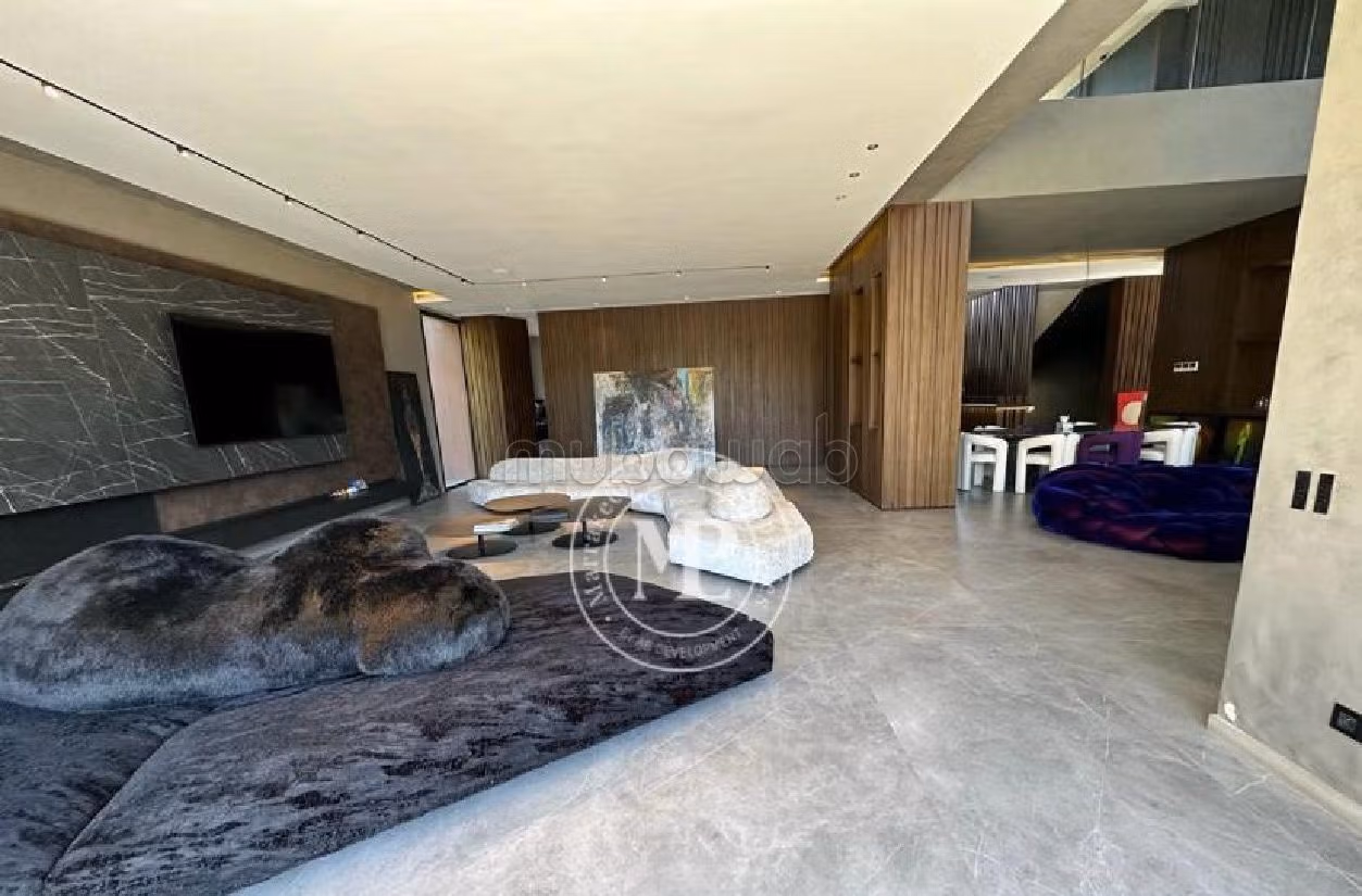 Magnifica villa in vendita a Agdal. Superficie di 2500 m². Giardino